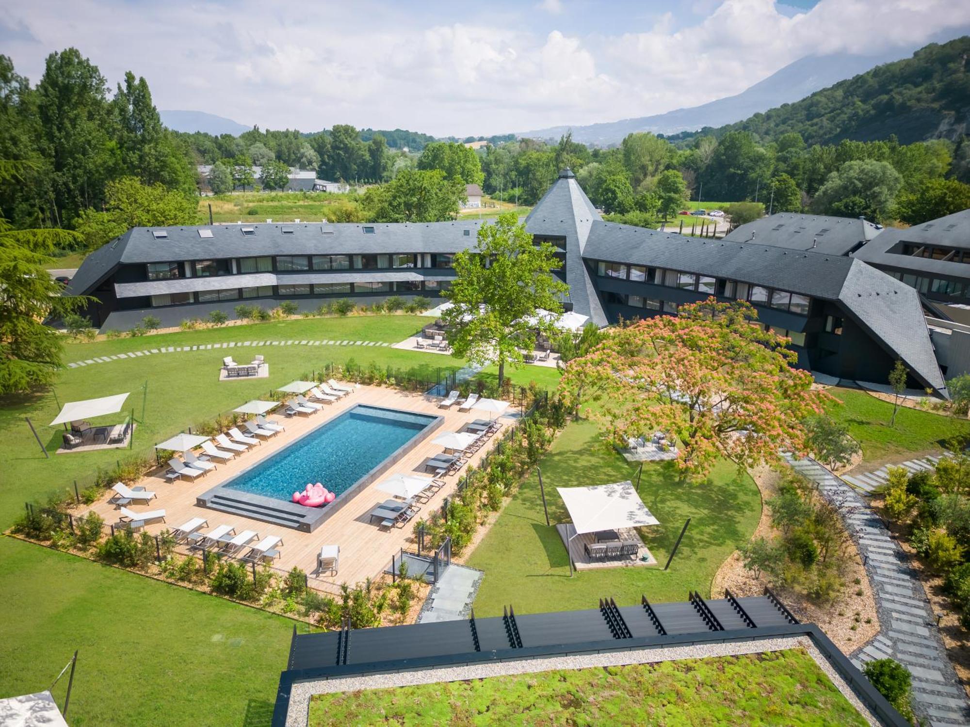 Miura Hotel Voglans Bagian luar foto