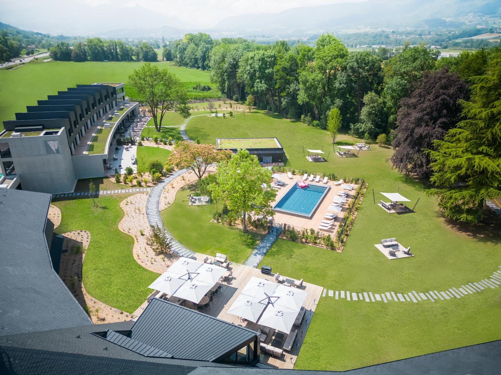 Miura Hotel Voglans Bagian luar foto