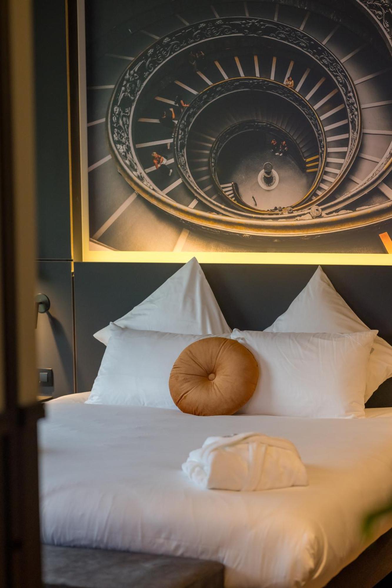 Miura Hotel Voglans Bagian luar foto