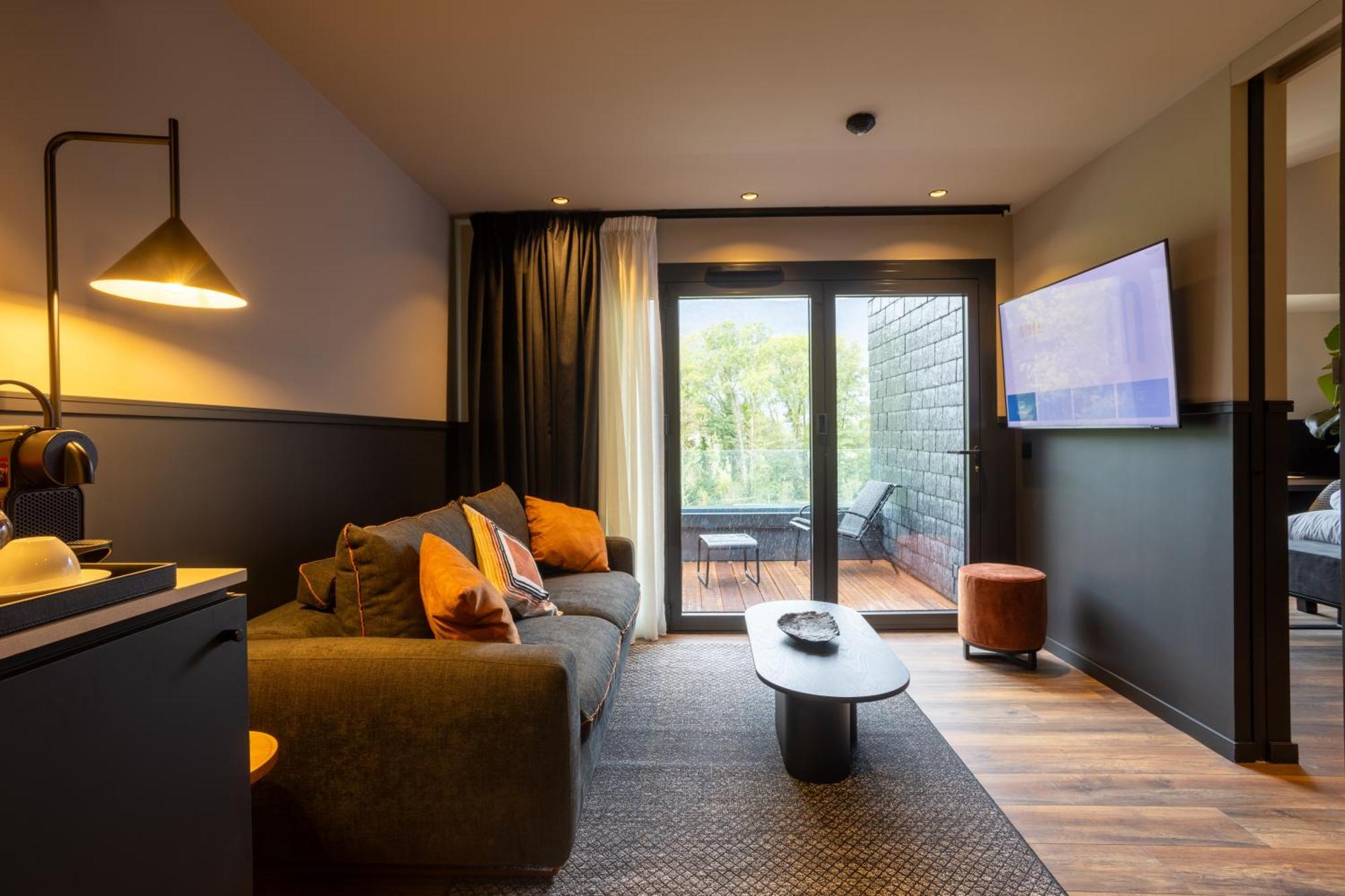 Miura Hotel Voglans Bagian luar foto