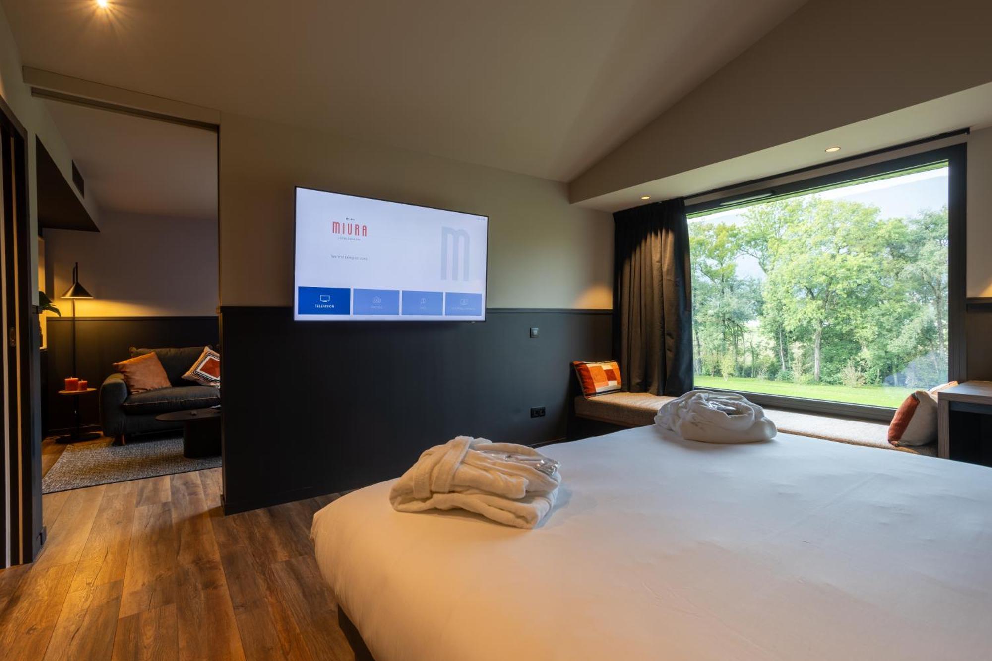 Miura Hotel Voglans Bagian luar foto