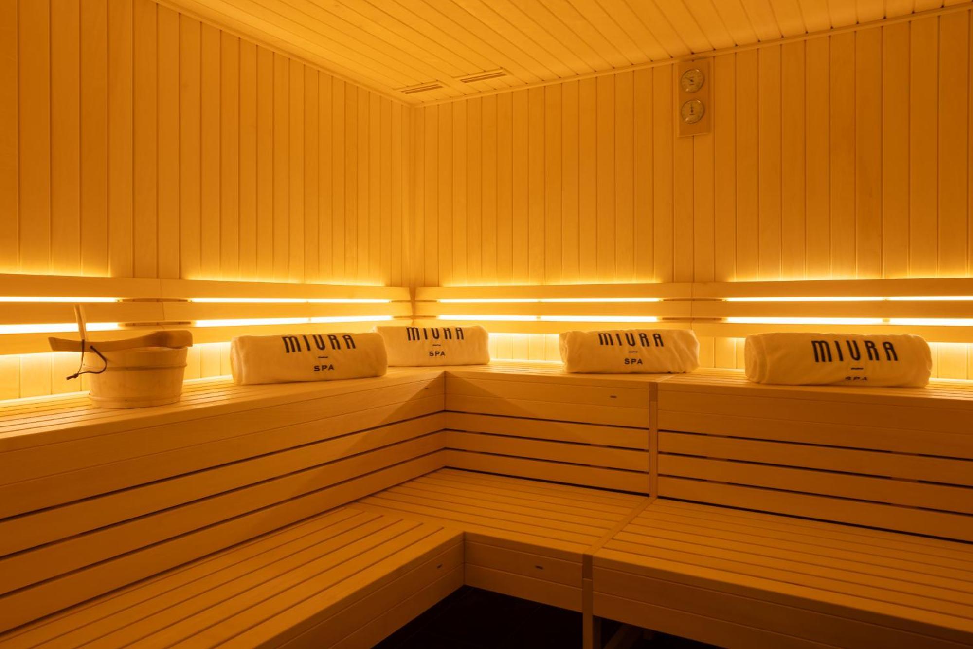Miura Hotel Voglans Bagian luar foto