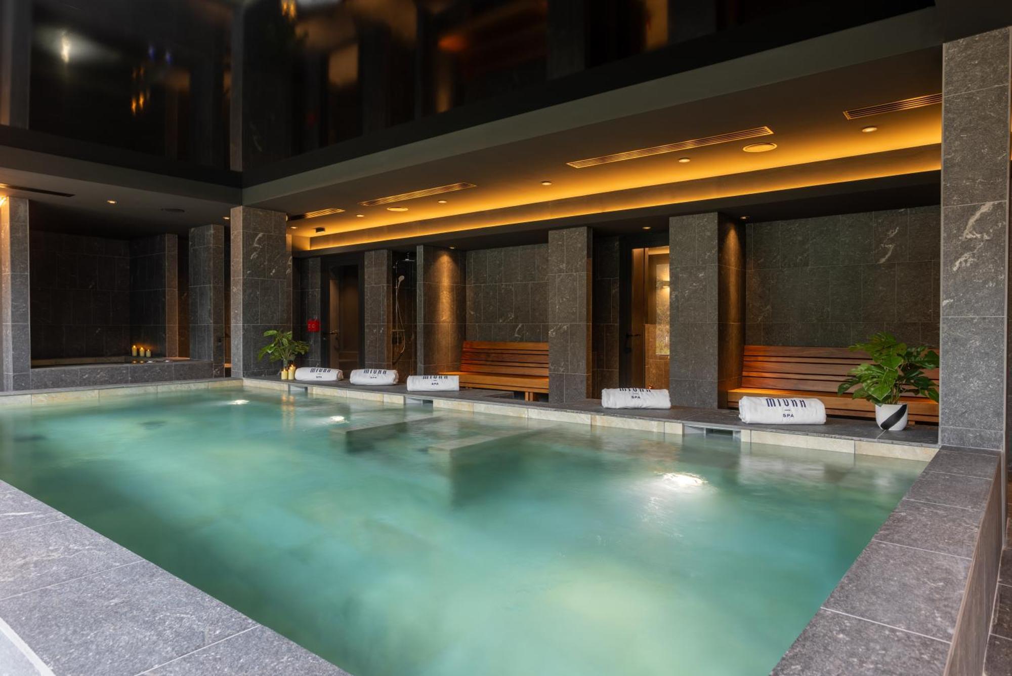 Miura Hotel Voglans Bagian luar foto