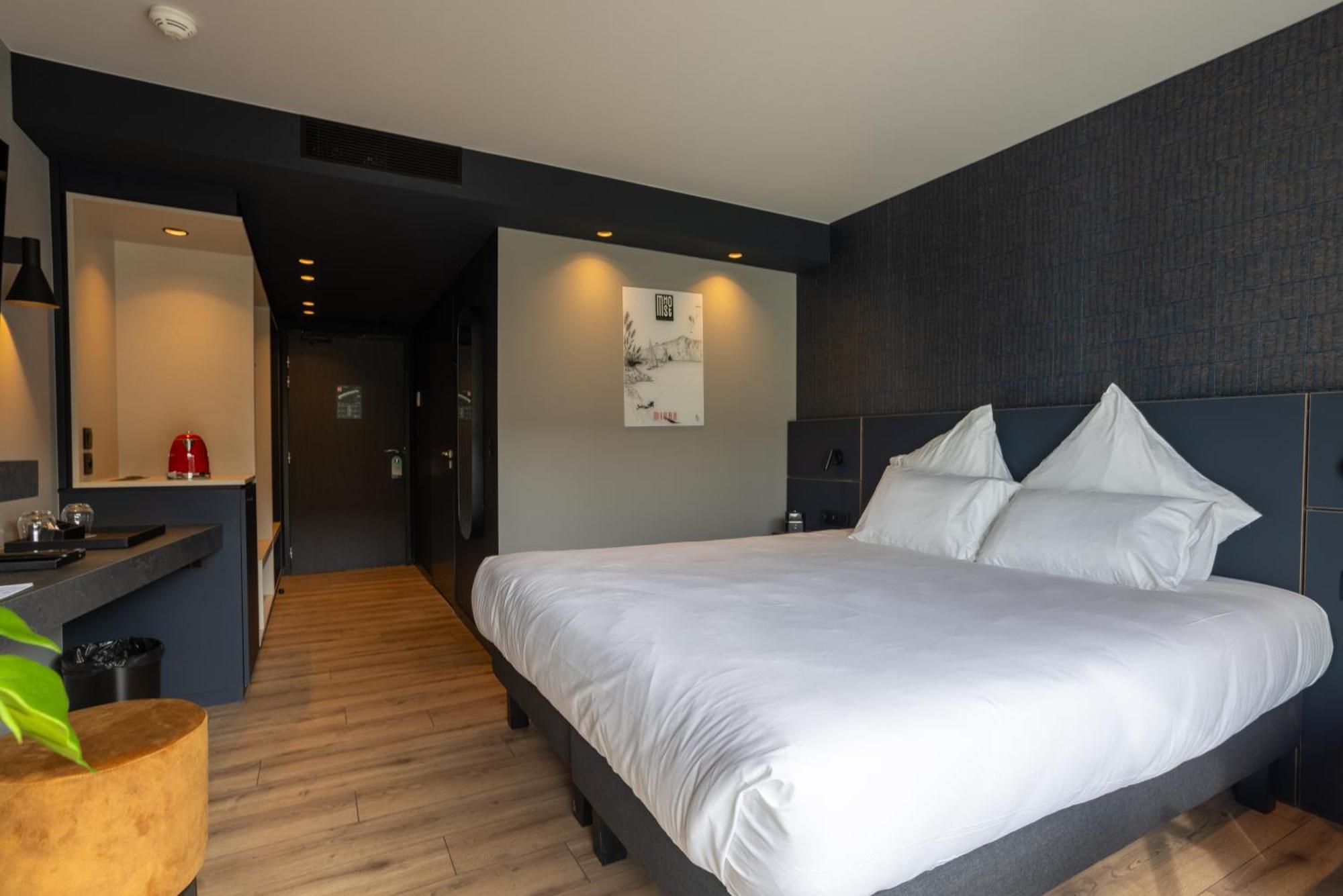 Miura Hotel Voglans Bagian luar foto