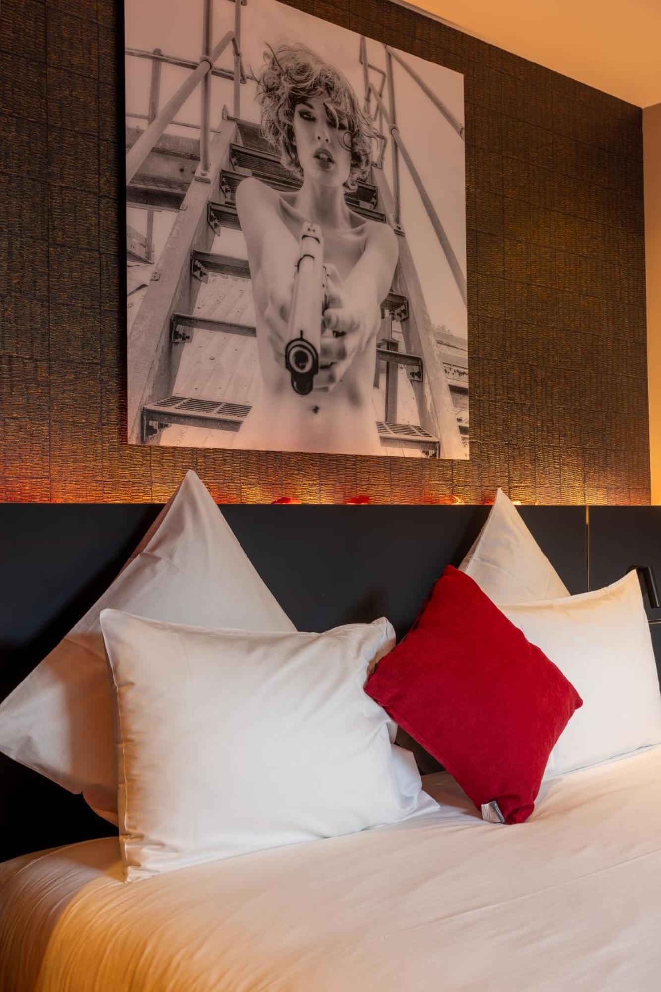 Miura Hotel Voglans Bagian luar foto