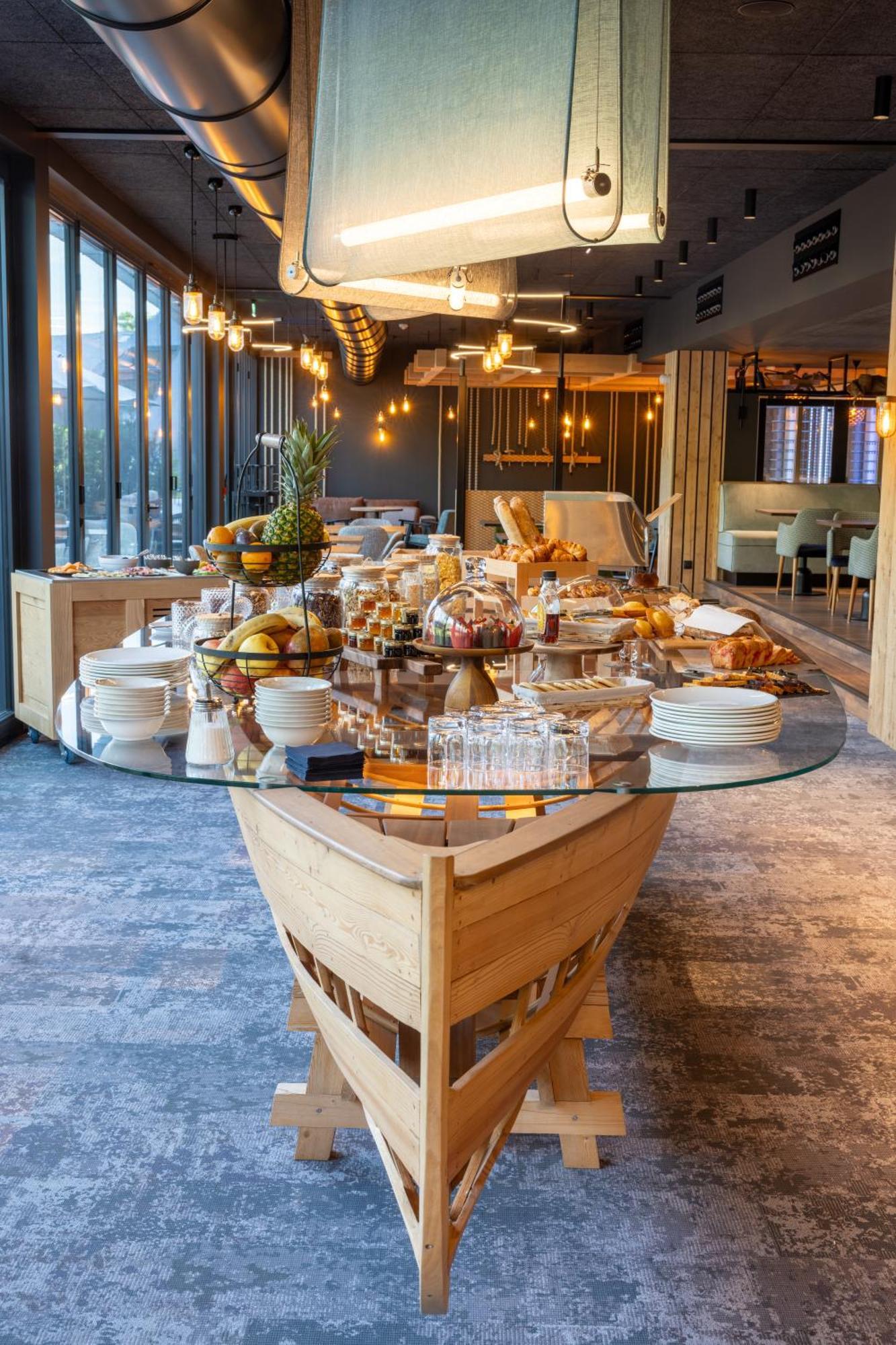 Miura Hotel Voglans Bagian luar foto